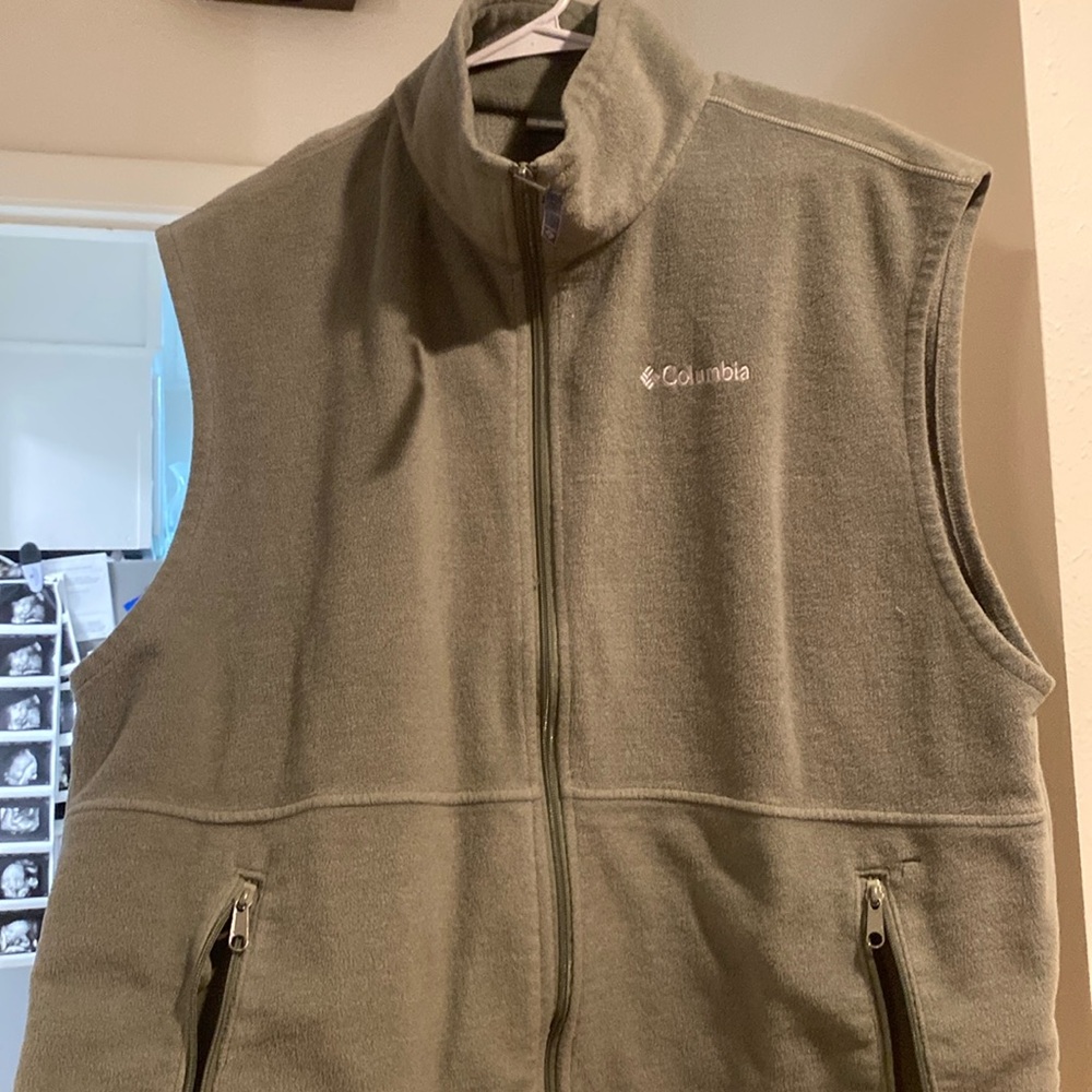 Columbia vest